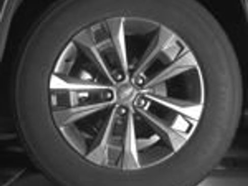 Used 2025 Chevrolet Equinox LT FWD image 13