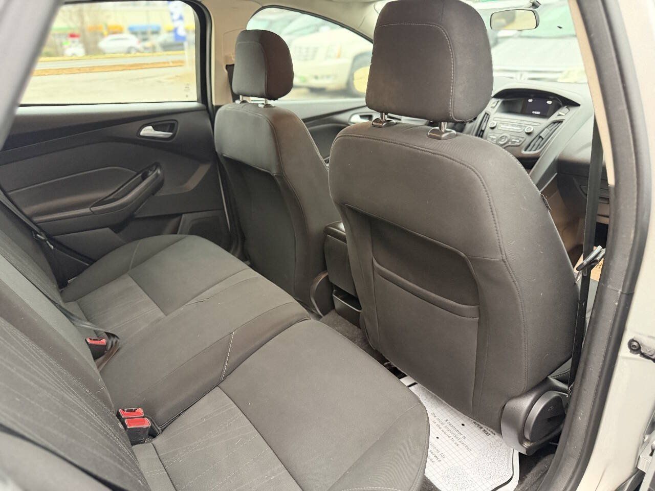 Used 2018 Ford Focus SE FWD image 13