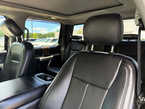 Used 2019 Ford F150 Lariat w/ Equipment Group 502A Luxury AWD/4WD image 16