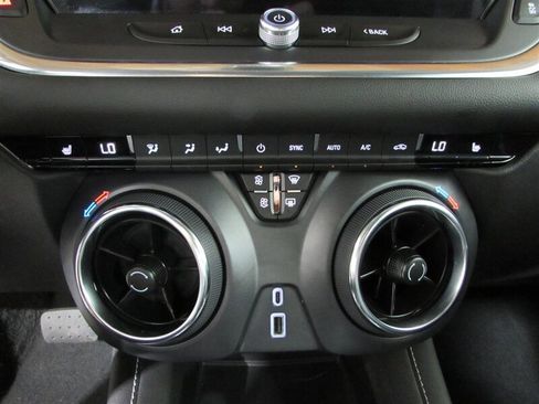 Used 2024 Chevrolet Blazer LT image 32