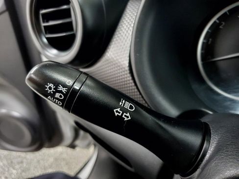 Used 2018 Nissan Kicks S image 27