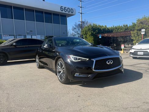 Used 2017 INFINITI Q60 2.0t w/ Premium Plus Package 2.0T image 3