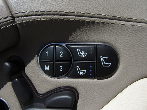 Used 2009 Mercedes-Benz SL 550 image 14