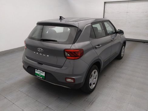 Used 2020 Hyundai Venue SE FWD image 9