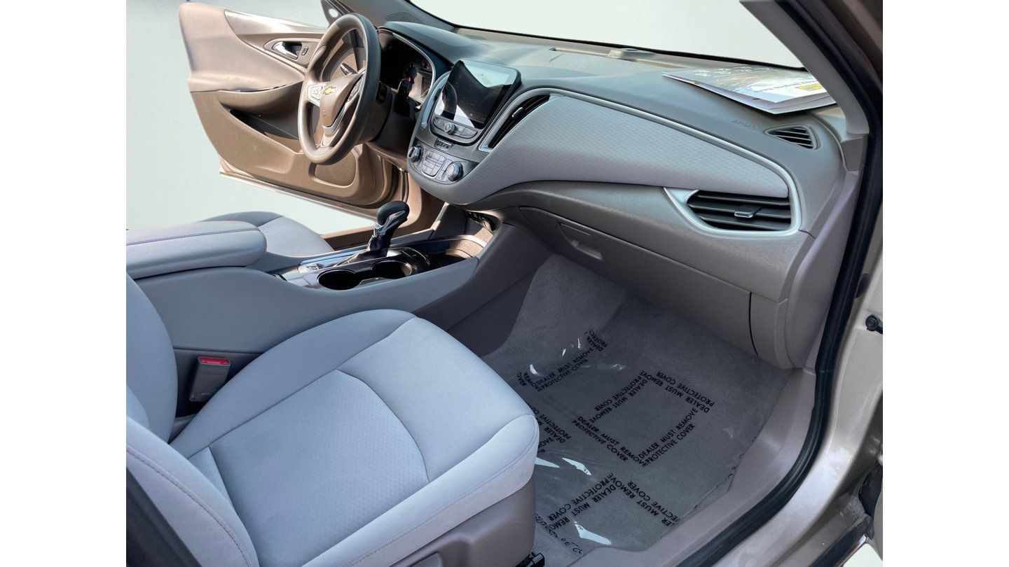 Used 2022 Chevrolet Malibu LT FWD image 16
