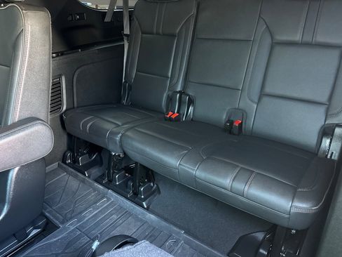 Used 2024 Chevrolet Suburban RST w/ Luxury Package image 14