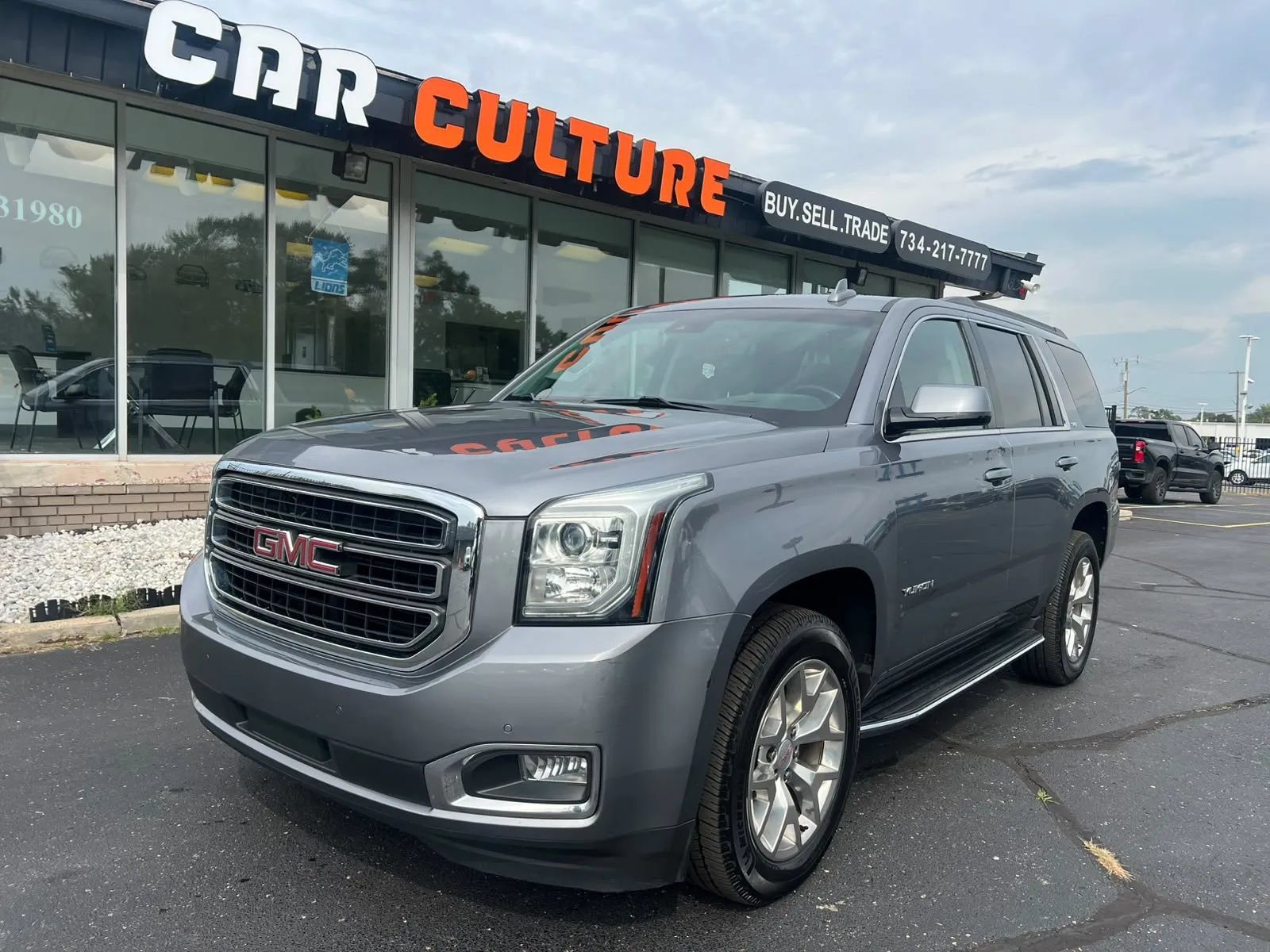 Used 2019 GMC Yukon SLT AWD/4WD image 1