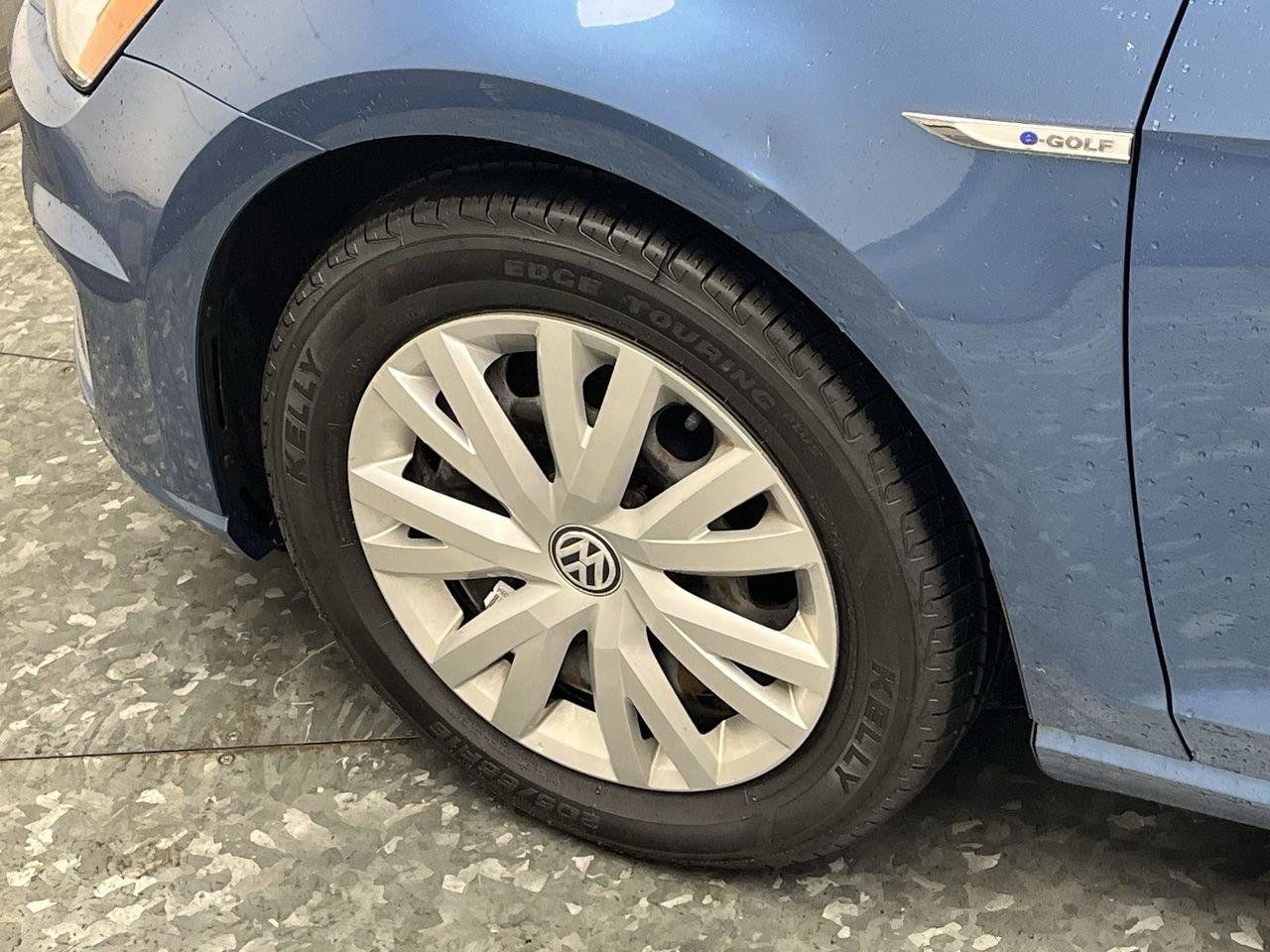 Used 2015 Volkswagen e-Golf Limited Edition FWD image 6