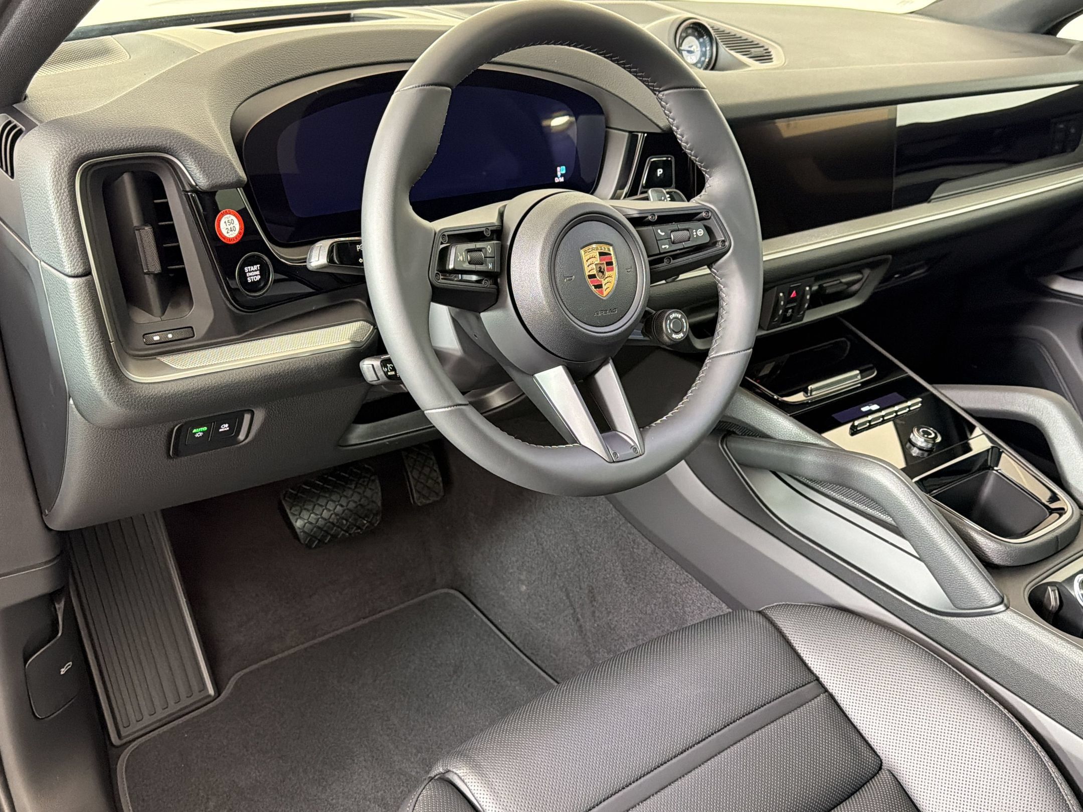 Used 2026 Porsche Cayenne Coupe AWD/4WD image 4