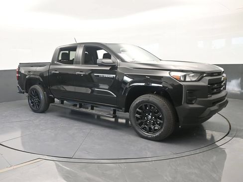 Used 2026 Chevrolet Colorado W/T w/ WT Custom Package RWD image 8