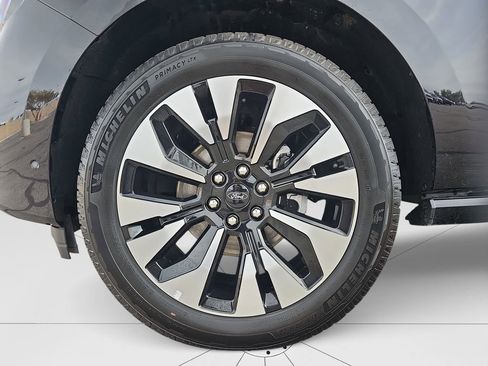 Used 2025 Ford Expedition Max Platinum w/ Driver's Package image 26