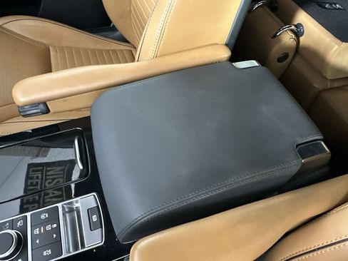 Used 2020 Land Rover Discovery HSE image 27