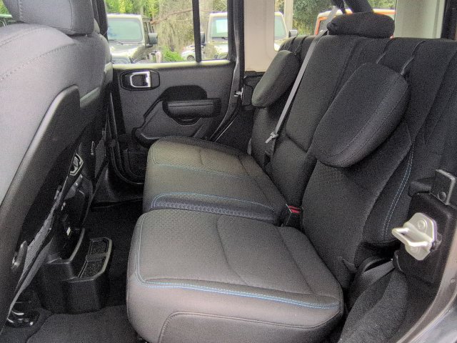 Used 2024 Jeep Wrangler Unlimited Rubicon 4xe w/ Convenience Group AWD/4WD image 14