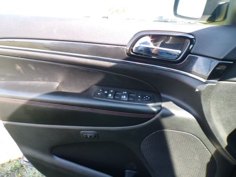 Used 2021 Jeep Grand Cherokee Trailhawk AWD/4WD image 15