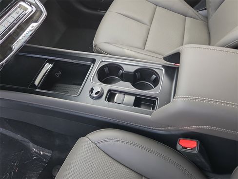 New 2026 Lincoln Corsair Premiere image 20