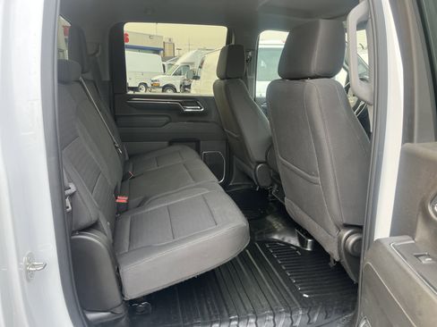 Used 2024 Chevrolet Silverado 3500 LT image 26