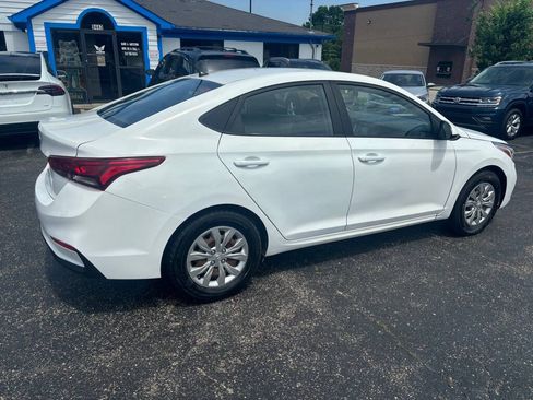 Used 2019 Hyundai Accent SE FWD image 4