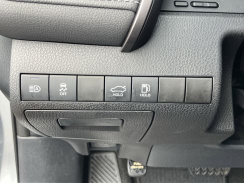 Used 2022 Toyota Camry SE w/ Carpet Mat Package (TMS) FWD image 19