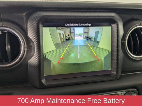 Used 2018 Jeep Wrangler Unlimited Sahara AWD/4WD image 18