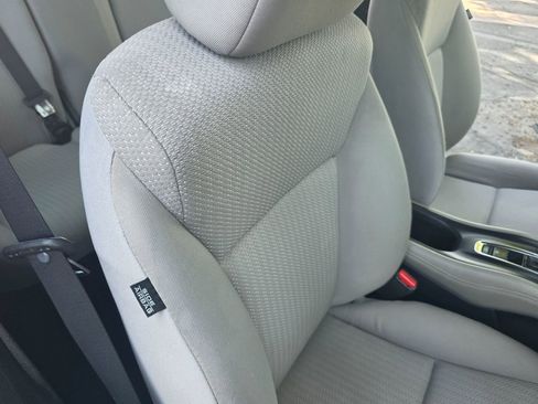 Used 2016 Honda HR-V LX image 32