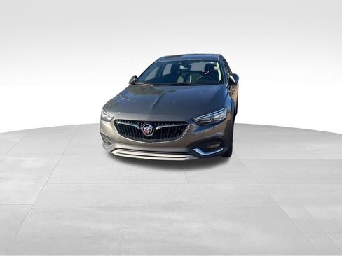 Used 2018 Buick Regal Preferred w/ Sights and Sounds Package image 6