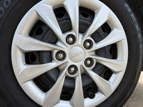 Used 2024 Kia Forte LX FWD image 7