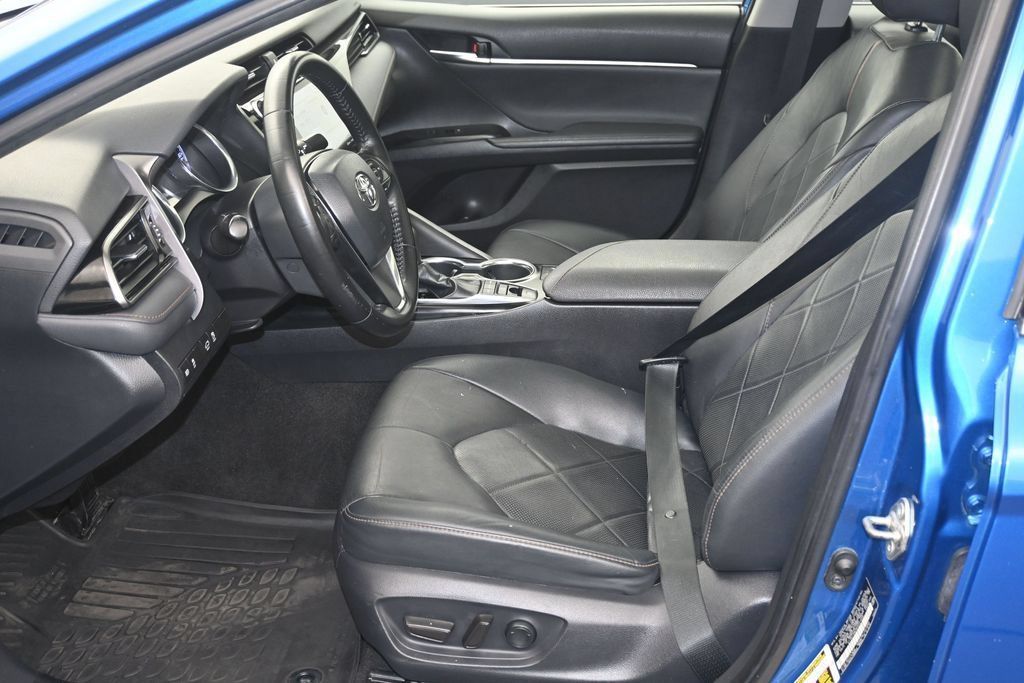 Used 2019 Toyota Camry XLE FWD image 10