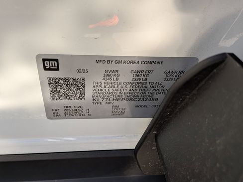 Used 2025 Chevrolet Trax LT w/ LT Convenience Package image 35