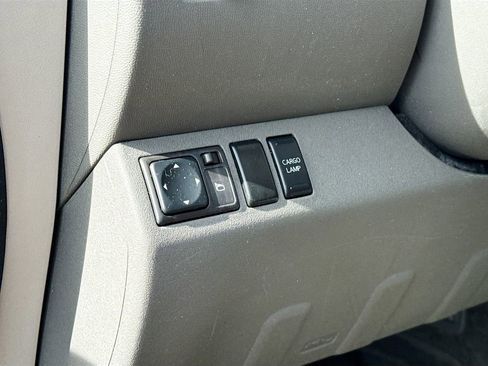 Used 2010 Nissan Frontier SE AWD/4WD image 10