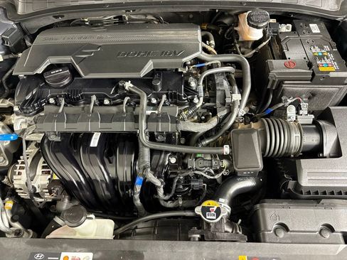 Used 2025 Hyundai Elantra Limited FWD image 39