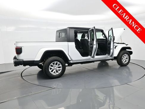 Used 2023 Jeep Gladiator Sport image 42