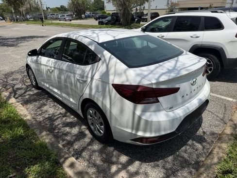 Used 2020 Hyundai Elantra SE w/ Cargo Package (C1) FWD image 4