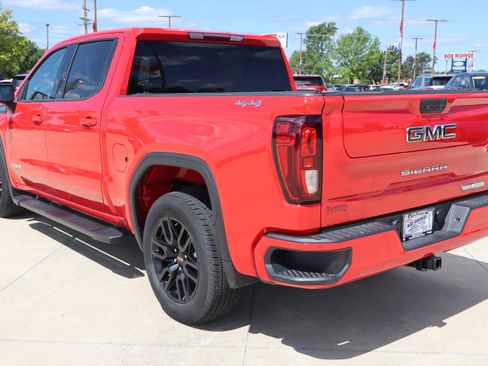 Used 2022 GMC Sierra 1500 Elevation w/ LPO, Elevation Black Package image 8