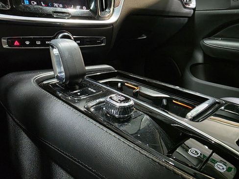 Used 2023 Volvo S60 T8 Plus image 31