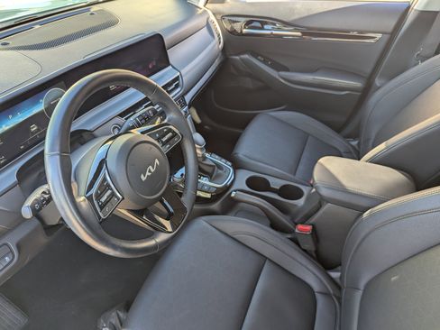 Used 2025 Kia Seltos EX w/ EX Sunroof Package image 19