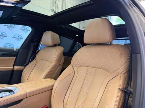 Used 2022 BMW 750i xDrive w/ Luxury Rear Seating Package AWD/4WD image 20