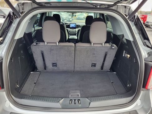 Certified 2022 Ford Explorer XLT image 12