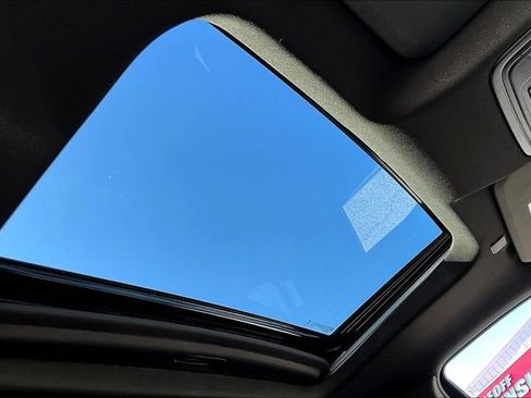 Certified 2025 GMC Sierra 1500 Denali image 17