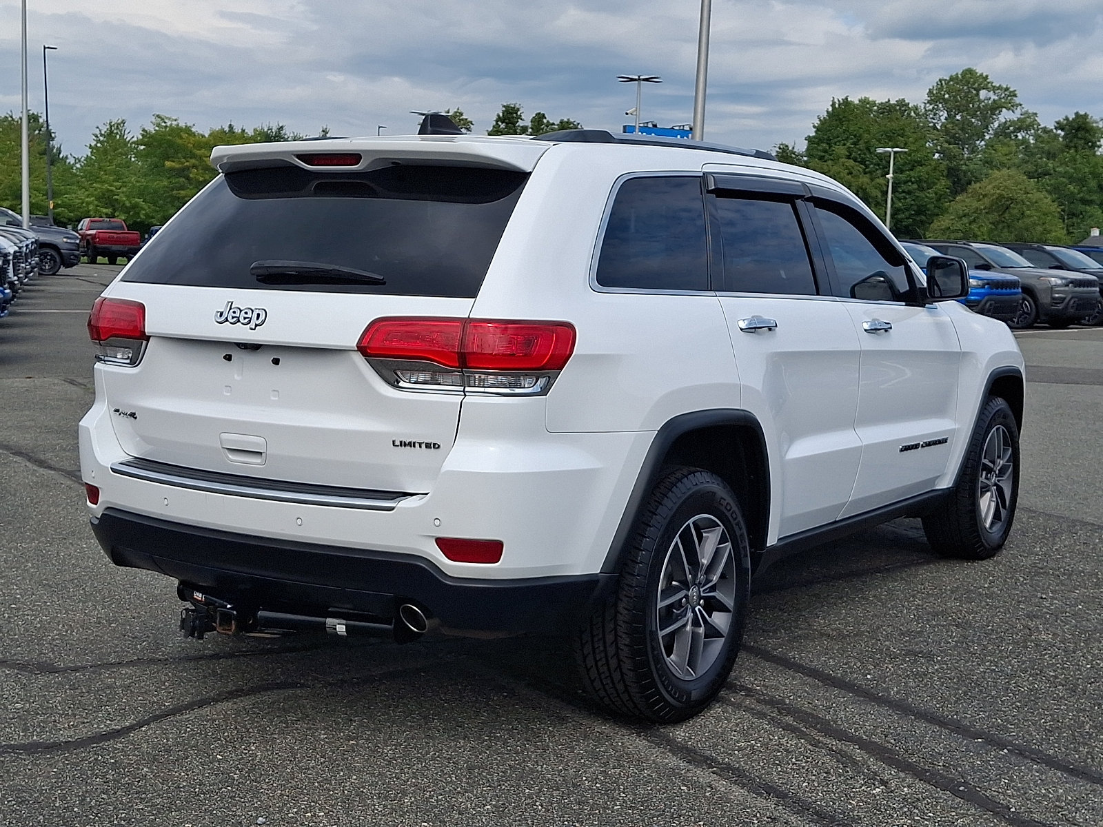 Used 2018 Jeep Grand Cherokee Limited AWD/4WD image 6