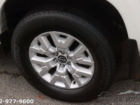 Used 2022 Nissan Frontier SV w/ Technology Package image 8