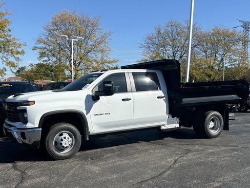 Used 2024 Chevrolet Silverado 3500 W/T w/ WT Convenience Package AWD/4WD image 4