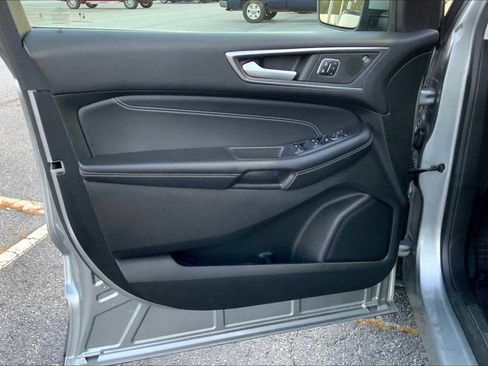 Used 2022 Ford Edge Titanium image 20