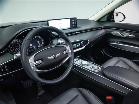 Used 2023 Genesis GV70 2.5T w/ Select Package image 18