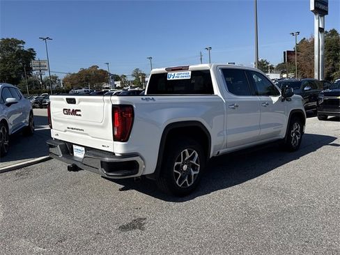 Used 2022 GMC Sierra 1500 SLT w/ SLT Convenience Package image 3