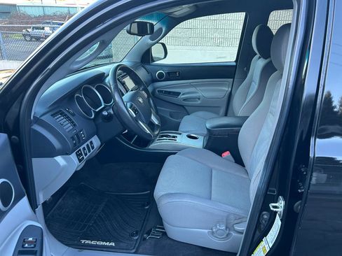 Used 2013 Toyota Tacoma 4x4 Double Cab w/ TRD Sport Pkg image 11