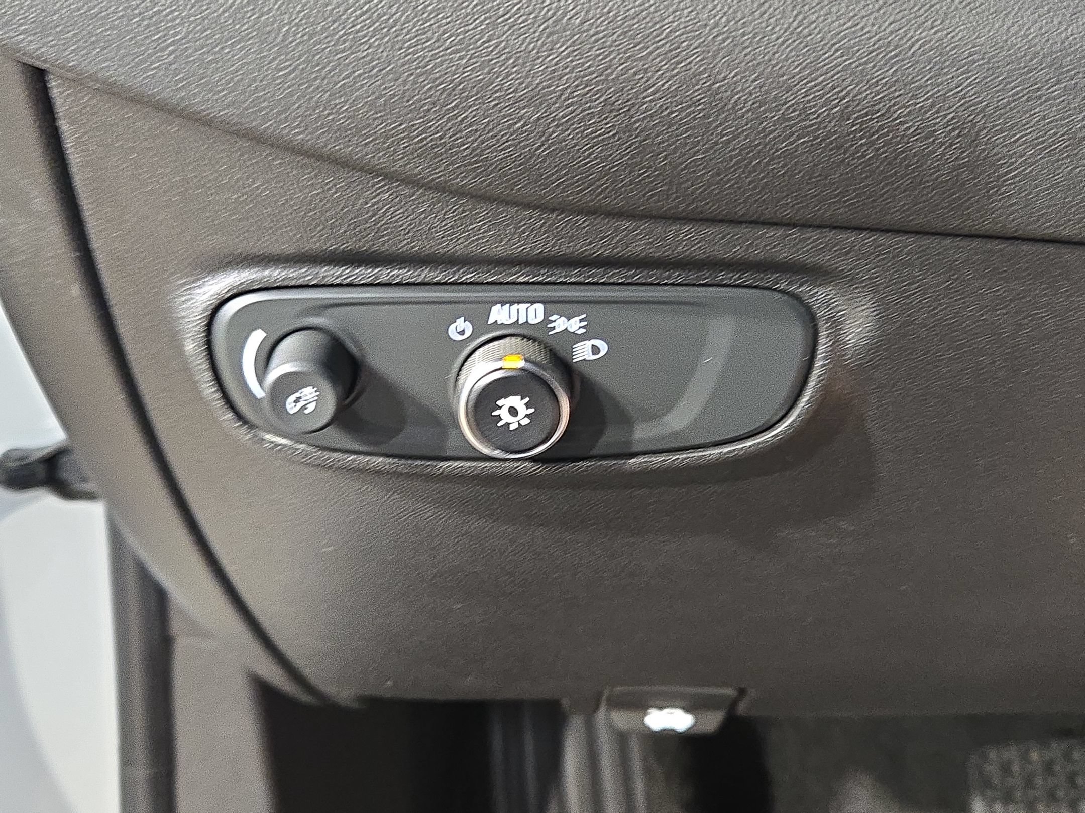 Used 2024 Chevrolet Equinox LT AWD/4WD image 25