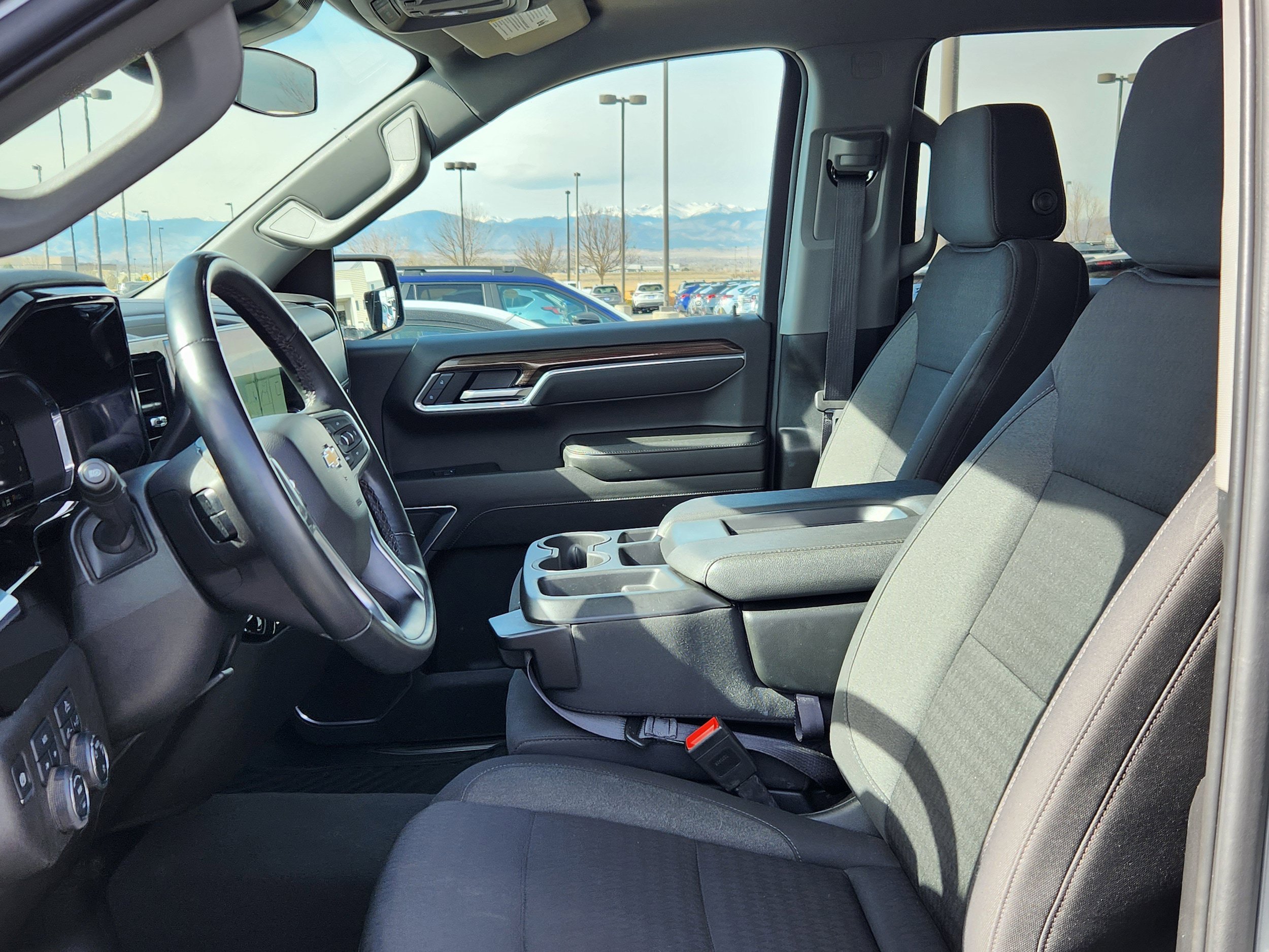 Used 2025 Chevrolet Silverado 1500 LT AWD/4WD image 10