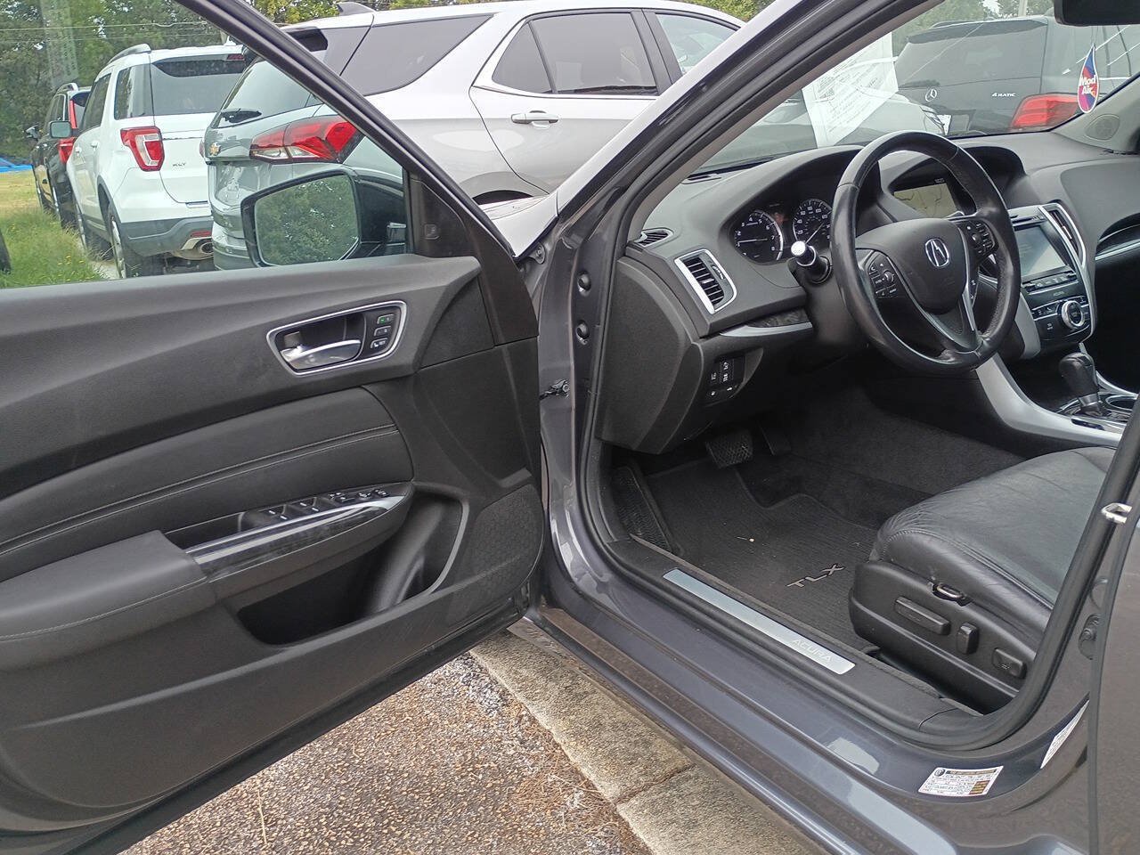 Used 2018 Acura TLX w/ Technology Package FWD image 5