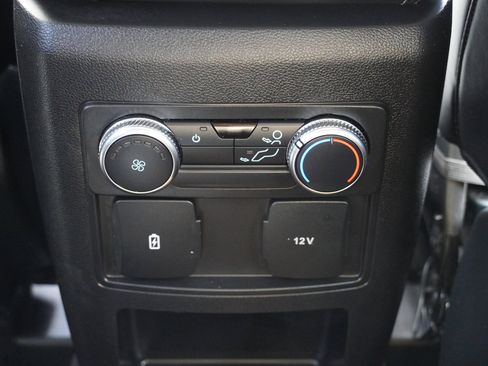 Used 2021 Ford Explorer XLT w/ Equipment Group 202A image 29