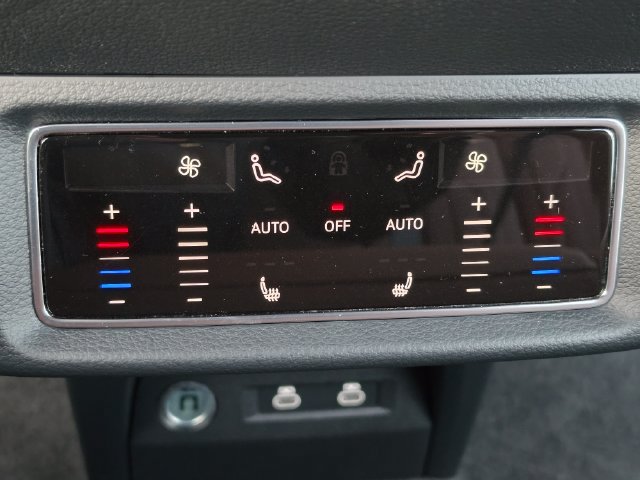 Used 2024 Audi Q8 e-tron Premium Plus AWD/4WD image 19